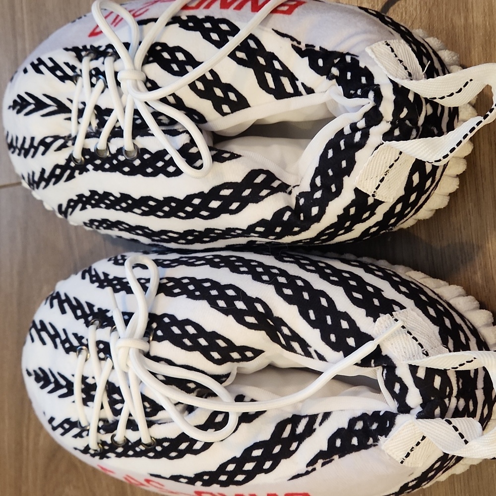 Yeezy look alike slippers - Picture 3 of 3